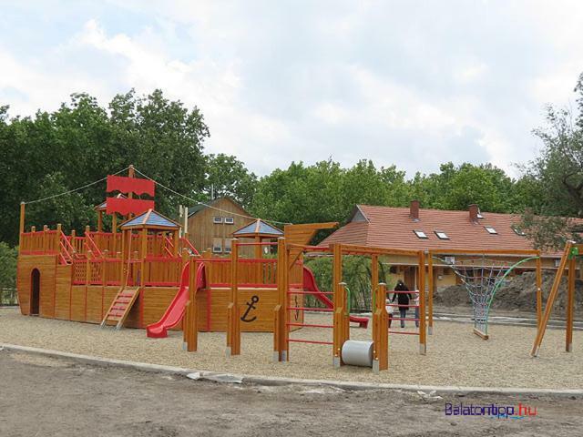 Kids' Paradise House Balatonboglar Exterior photo